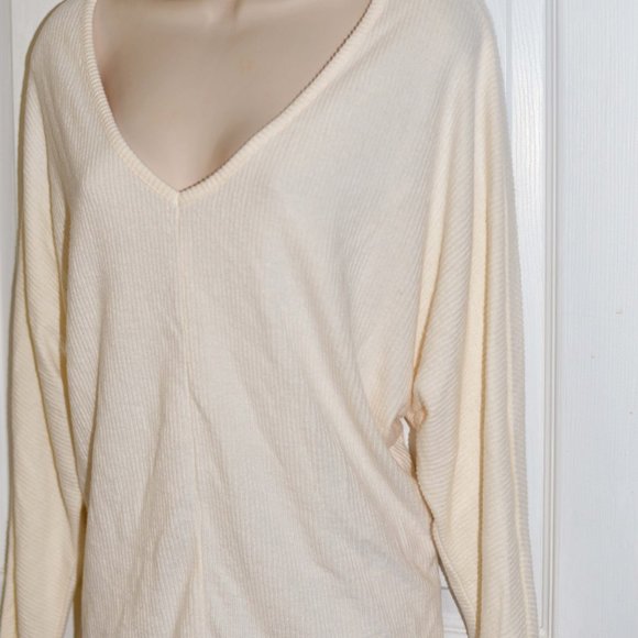 Sweater - Picture 3 of 4